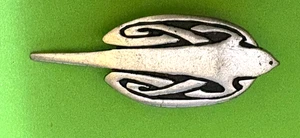Celtic Design Flying Swift Bird St Justin Quality Pewter Vintage Pin Badge - Picture 1 of 3