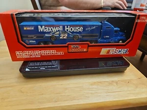 1994 Edition #22 Bobby Labonte 1:64 Scale Die-cast Cab Racing Team Transporter - Picture 1 of 3