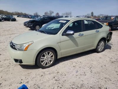 Used Front Left Fender fits: 2010 Ford Focus L. w/o chrome vent and emblem Front Foto 1 de 4