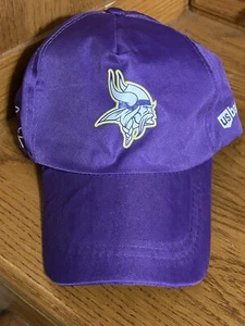 Cappello da calcio Minnesota Vikings US Bank Stadium Bud Grant SGA nuovo - Foto 1 di 5