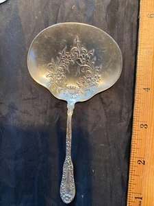 #10 DOMINICK AND HAFF BON BON SPOON STERLING SILVER MONOGRAMMED GREAT SHAPE - Picture 1 of 2