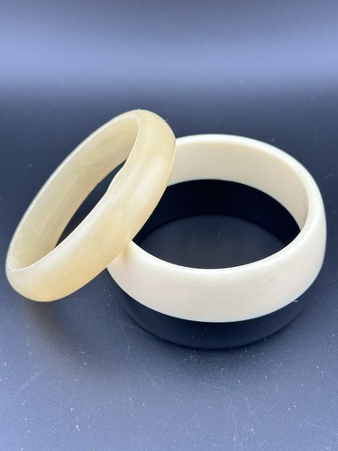 OFF WHITE Lotto Bracciale Vintage Off Bianco Plastica Nera Lucite