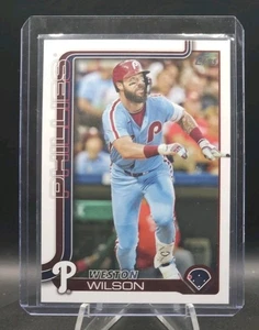 2025 Topps Serie 2 Weston Wilson ALT-1 (#498) SP Philadelphia Phillies - Imagen 1 de 3