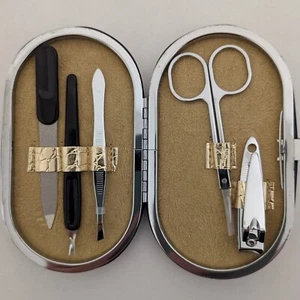 Lilagrace Set di Attrezzi per Manicure Kit Set Pedicure Nuovo con etichette - Foto 1 di 2