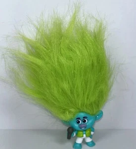 Trolls 3 Band Together Rainbow Pom Poms Keychain CLAY DreamWorks - Picture 1 of 5