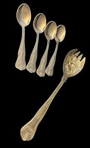 Set Of 5 Vtg Classic Shell Dessert Spoons & Berry Serving Spoon Embossed Ornate - Picture 1 of 10