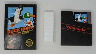 Duck Hunt GAME & BOX (No Manual) First Print Matte Sticker Seal Nintendo NES - Image 1 of 4