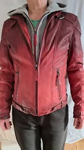 Hübsche fast neuwertige Lederjacke in Rot mit abnehmbarer Kapuze - Bild 1 von 8