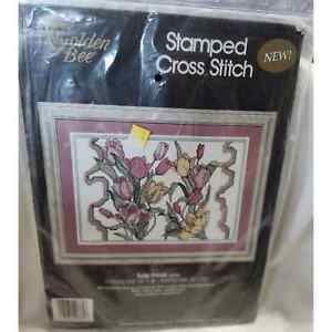 Tulip Floral Stamped Cross Stitch Golden Bee 20384 18 x 12 B33