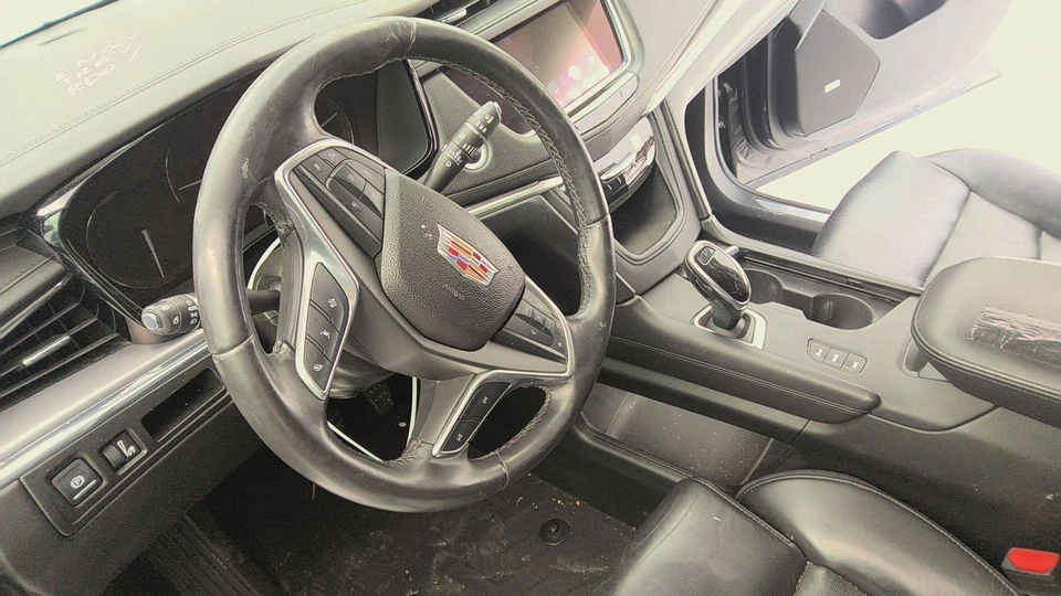 17 CADILLAC XT5 Steering Wheel W/o Steering Column Jet Black=h2x - Image 1 of 1