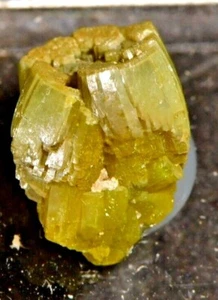 SUPERB PYROMPRPHITE CRYSTAL! SOCIETY GIRL MINE, MOYIE, BC CANADA 1 X 1 X 1 CM. - Picture 1 of 3