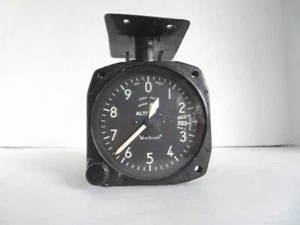 Beechcraft Karnish Altitude Indicator Gauge PN AC-157-4 w/Mounting Bracket - Picture 1 of 16