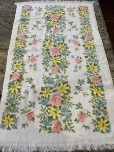 Vintage Springmaid Pink Roses Yellow Blue Floral Bath Towel 24x41 Granny Style - Picture 1 of 7
