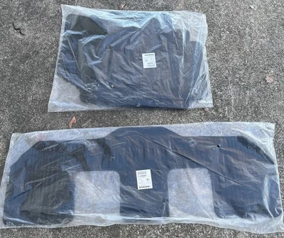 Juego de 5 alfombrillas delanteras traseras tercera fila Volvo XC90 2016-2026 OEM negras Foto 1 de 4
