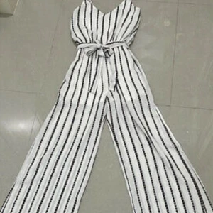 Mono a Rayas Una Ropa, Talla XS Verano Ligero Cómodo Versitil - Imagen 1 de 7