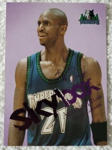 2003 04 Skybox Autographics Kevin Garnett Purple Insignia - Picture 1 of 2