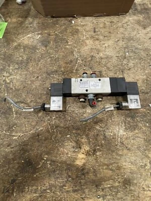 Norgren V61R611AA313JH Pneumatic Solenoid Control Valve 145PSI 4-way, 3-pos. - Image 1 of 4