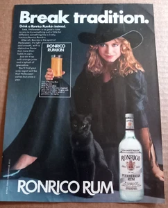 Pubblicità stampa 1982 - Ronrico Rum SEXY GIRL Halloween strega gatto nero pagina pubblicitaria - Foto 1 di 1