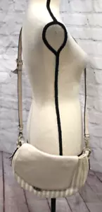 Bolso bandolera para mujer Kate Spade topo y beige con correa ajustable a rayas - Imagen 1 de 7