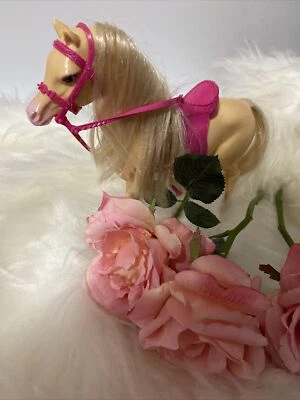 Caballo Barbie Mattel 2002 ~ melena y cola que fluyen en rubio claro y ojos azules Foto 1 de 4