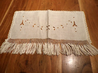 Linge ancien 1 têtière brise bise en fil avec broderies et franges - Photo 1/3