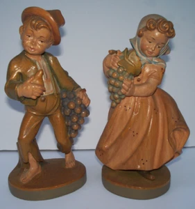 ¿ANRI VINTAGE? ITALIA MADERA TALLADA NIÑO NIÑA UVAS FIGURAS ARTE POPULAR - Imagen 1 de 5