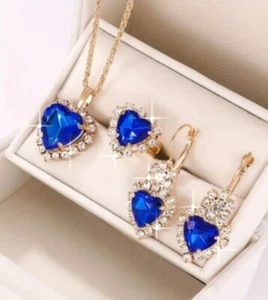 Elegantes funkelndes funkelndes Damen Schmuck Set Rot Ohrstecker Halskette Ring - Bild 1 von 1