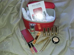Elizabeth Arden Train Case With Partial Day To Date Cosmetic Kit NEW - Picture 1 of 7