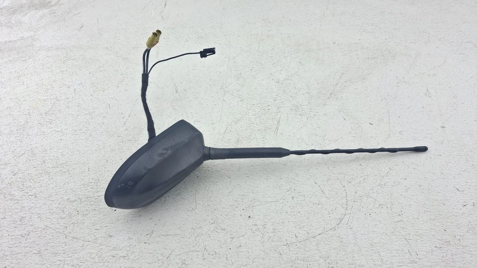 2011-2015 Ford Explorer Radio Antenna Base whip antenna OEM - Image 1 of 4
