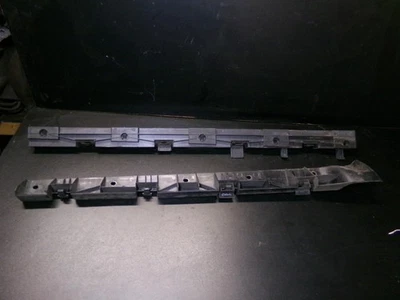 Кронштейн правый для крепления качелей 1646981427 1646982827 06-11 Mercedes Benz W164 ML350 - Изображение 1 из 4