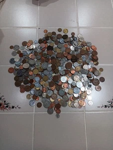 5+ Pfund Gemischte ausländische Münzen der Welt Bulk Lot wie abgebildet fünf Pfund Lot F - Bild 1 von 9