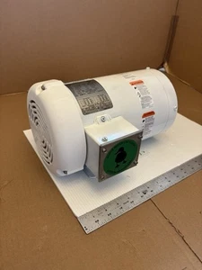Leeson 121871.00 Epoxy Washdown Motor- 1.5HP, 3 Phase - Picture 1 of 16