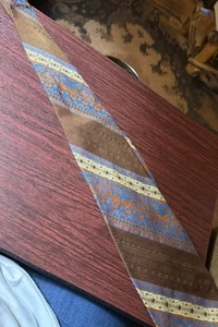 Vintage Mr. John Beau Brummel Krawatte 56" Polyester braun abstrakt strukturiert - Bild 1 von 4