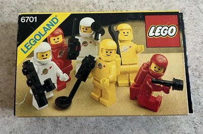1983 New (NIB) With tag LEGO 6701  Space Mini-figures  - Image 1 of 4