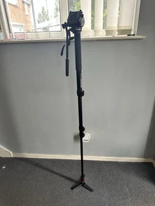 Manfrotto 561BHDV-1 4 Section Fluid Video Monopod and Head - Picture 1 of 7