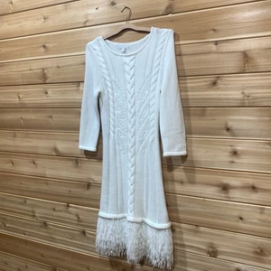 Weißes L/S Pulloverkleid Gr. Small Zopfmuster Kunstfeder Saum Urlaub Glamour - Bild 1 von 12