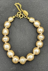 Vtg MIRIAM HASKELL Faux Pearl Bracelet 6 1/2 " Beautiful - Picture 1 of 7
