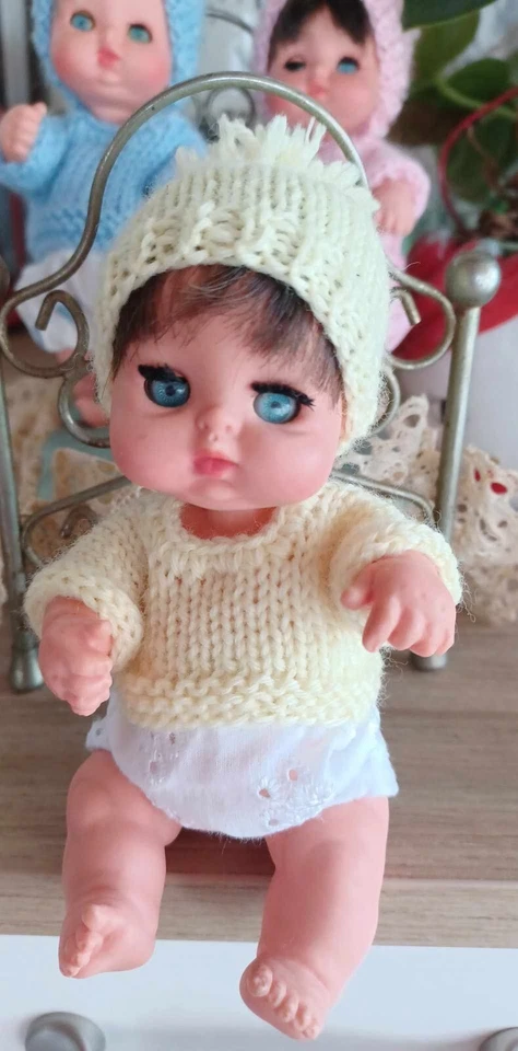 Completino in giallo chiaro per bambole mini Furga baby - Immagine 1 di 1