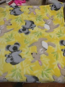 Feece Sewing Fabric Baby Koala Kangaroo Animal print. 1.5Y. 60'W - Picture 1 of 2