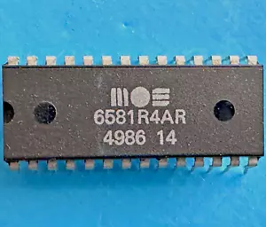 6581R4AR MOS - Puce sonore SID IC Commodore C64, SX 128 MIDI - P.W.: 49 *86 - Photo 1 sur 2