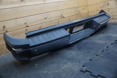Rear Chrome Bumper Park Assist 23108141 Chevy Silverado 2500 3500 2014-19 *Note* Foto 1 de 4