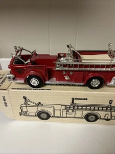1948 American LaFrance "Penny's" Fire Department 1:30 Ertl 9424 Bank mit Schlüssel - Bild 1 von 5