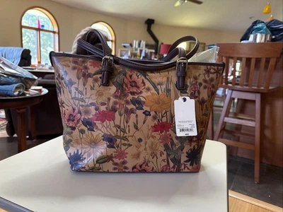 NUEVO CON ETIQUETAS JCP ST JOHN’s BAY Imitación Cuero Floral Bolso de Mano Correas BRONCEADO MULTI MARRÓN Foto 1 de 4