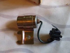 (2) NOS OEM Bosch Volvo Penta Marine Capacitor Condensor Part #: 834560 834560-5 - Bild 1 von 8