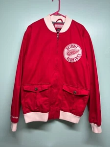 Mitchell & Ness Detroit Damenjacke mit roten Flügeln 2XL - Bild 1 von 9