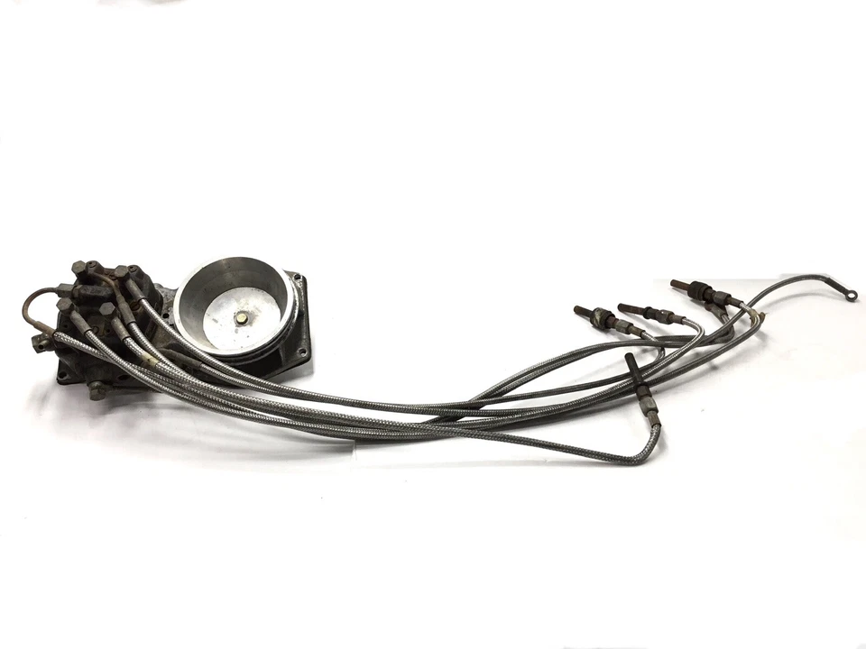 Volkswaggon Pickup BOSCH Fuel Distributer 438100061 / 049133353  438120155 - Image 1 of 4