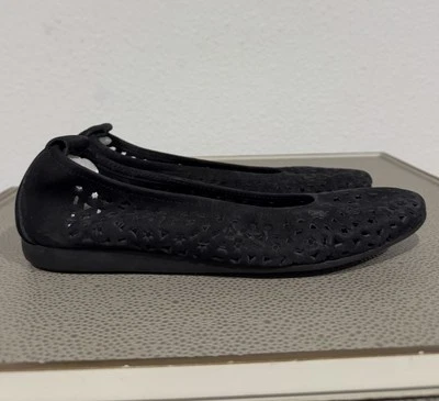 Zapatos planos de ballet ARCHE negros Lilly Maya nobuck para mujer 37 EE. UU. 6 cuero perforado Foto 1 de 4