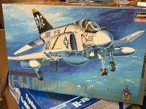 HASEGAWA # P-1   1:48th SCALE F-4J PHANTOM II MODEL KIT DECAL POOR CONDITION - Foto 1 di 3