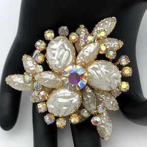 Baroque Pearl AB Rhinestone Brooch Vintage - Picture 1 of 24