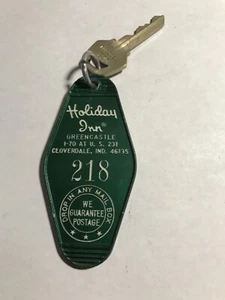 Llavero y llave de habitación de motel Holiday Inn Hotel Cloverdale Indiana #218 - Imagen 1 de 2